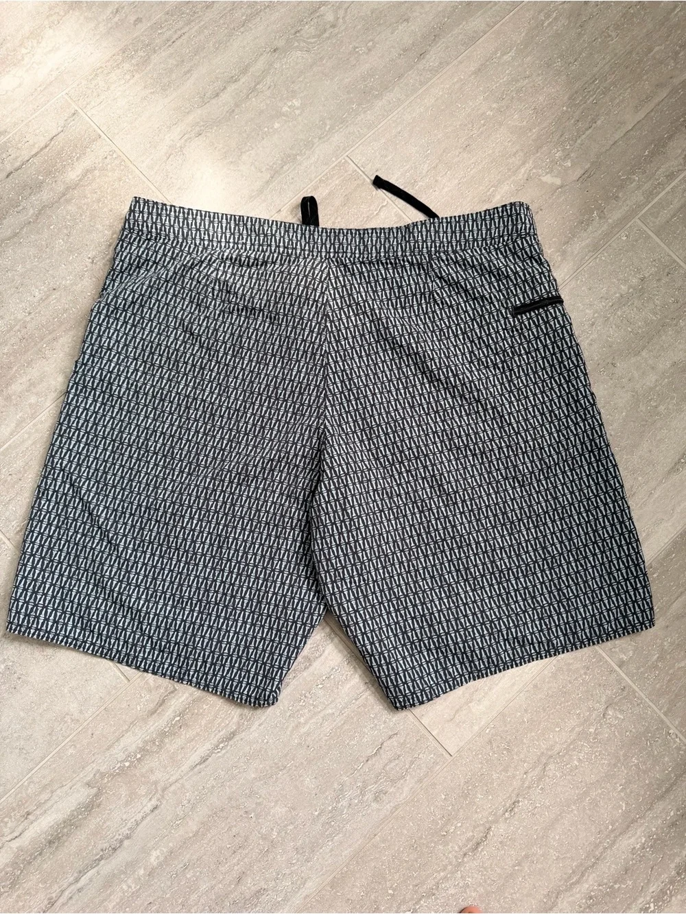 Patagonia Men’s 38 Board Shorts Swim Trunks Gray Black Print Surf 10” Inseam
